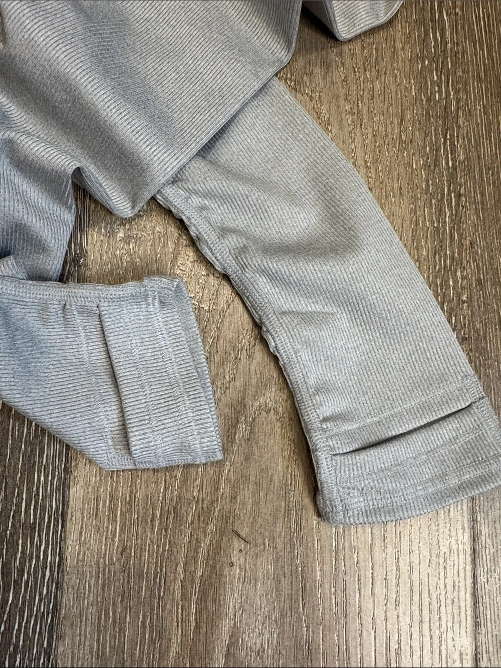 ALO Yoga pair alo